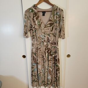 Kate & Lily Leaf Print Smocked Waist  V-Neck Midi  Dress